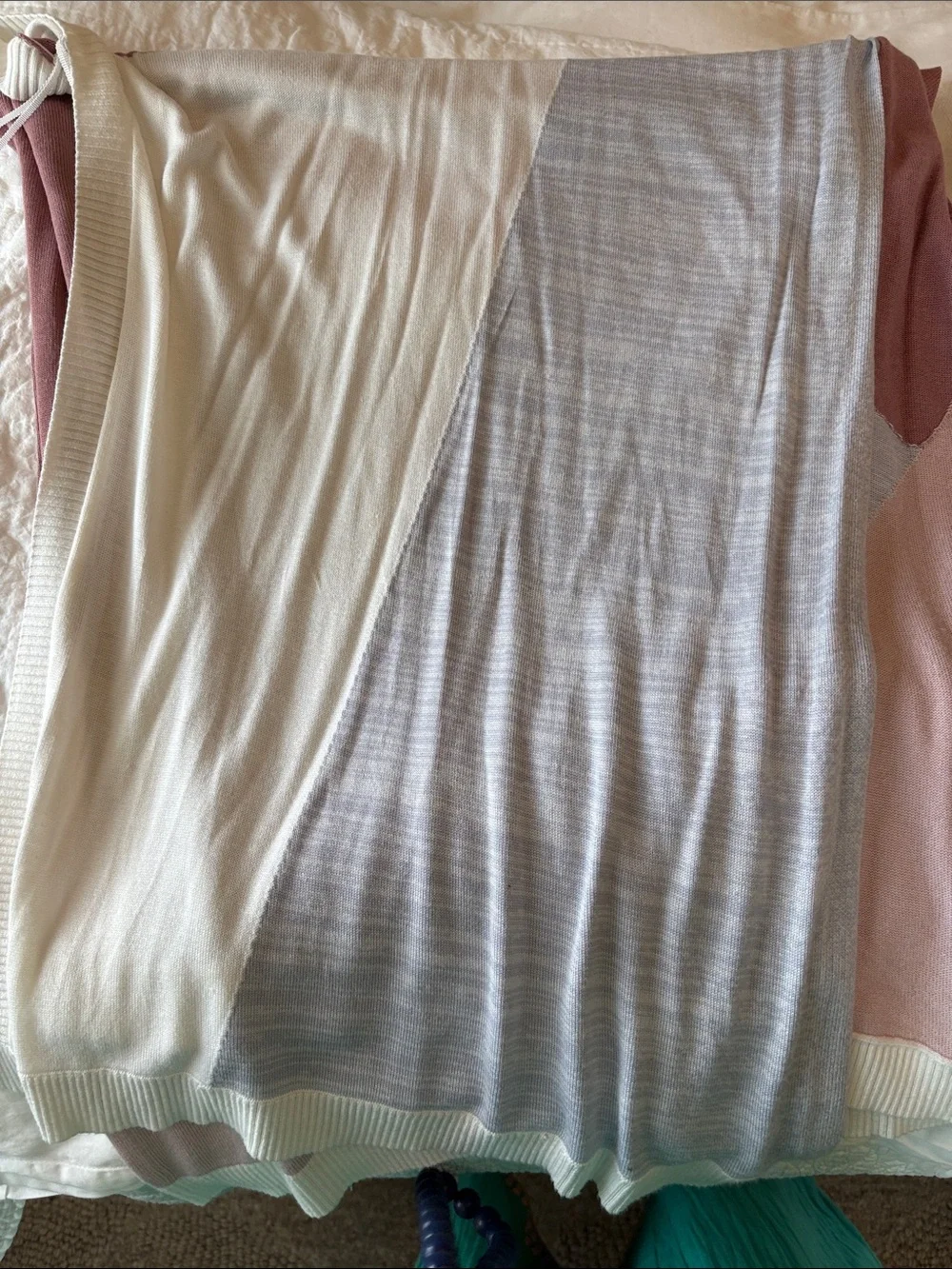 lululemon Colorblock Open-Front Wrap in Dusty Pink & Light gray